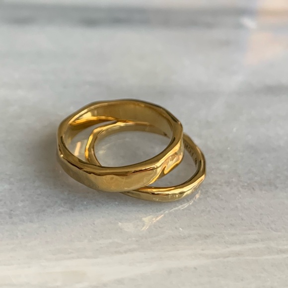 J crew ring set, hammered gold finish, size 5 - Picture 3 of 3